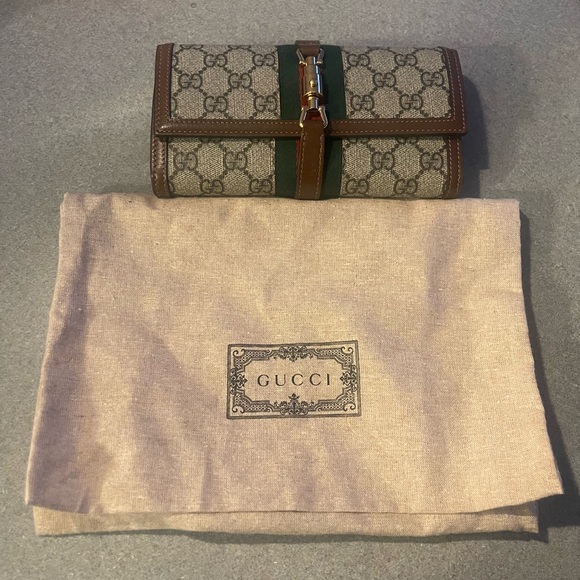 Authentic Gucci wallet on a chain bag. Great condition. - Picture 13 of 14